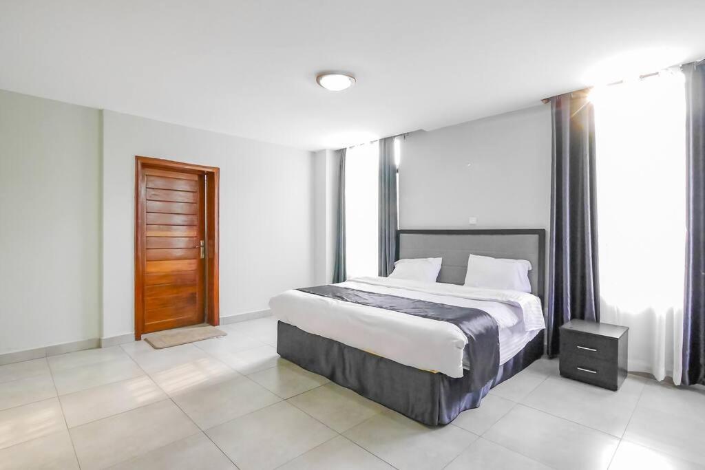 Ultra Modern Apartment In Nyarutarama Kigali Ngoại thất bức ảnh