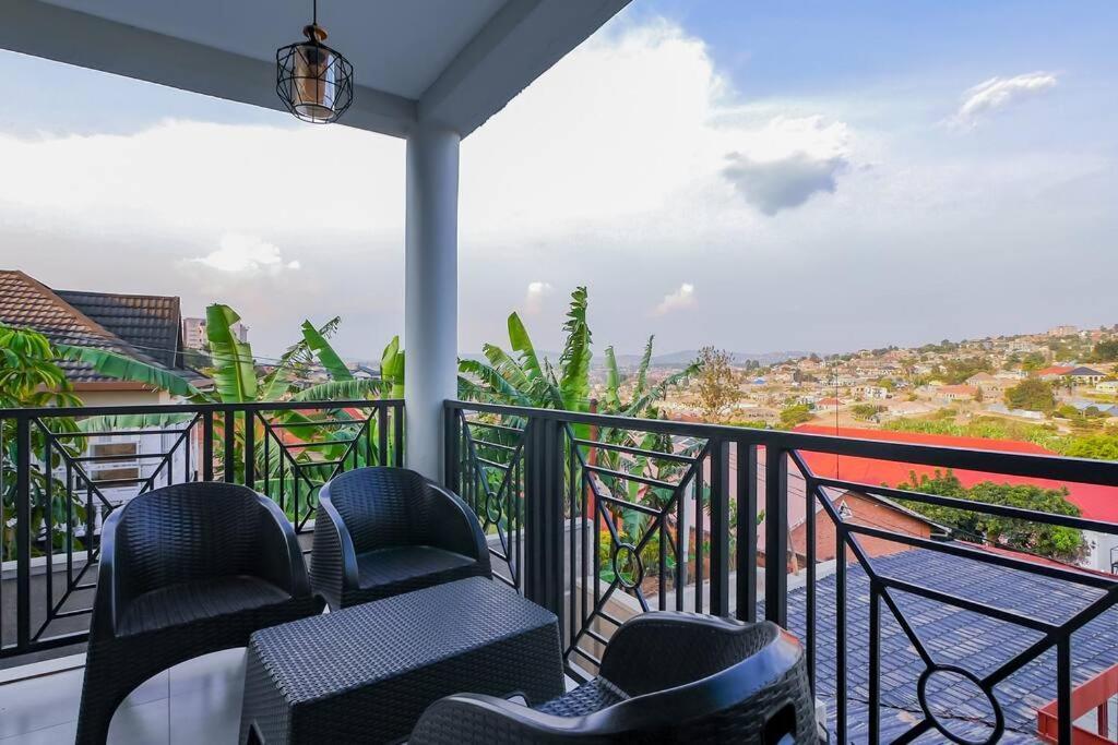 Ultra Modern Apartment In Nyarutarama Kigali Ngoại thất bức ảnh