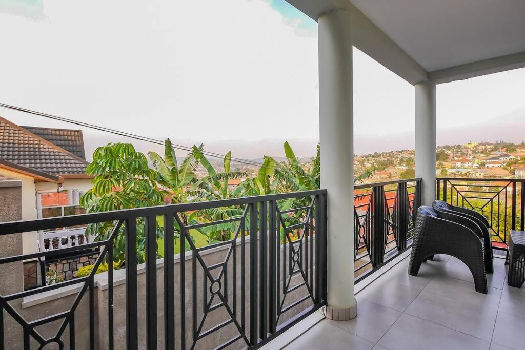 Ultra Modern Apartment In Nyarutarama Kigali Ngoại thất bức ảnh