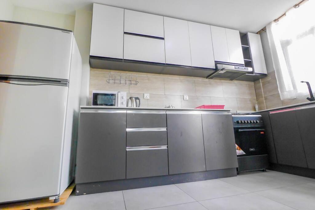 Ultra Modern Apartment In Nyarutarama Kigali Ngoại thất bức ảnh