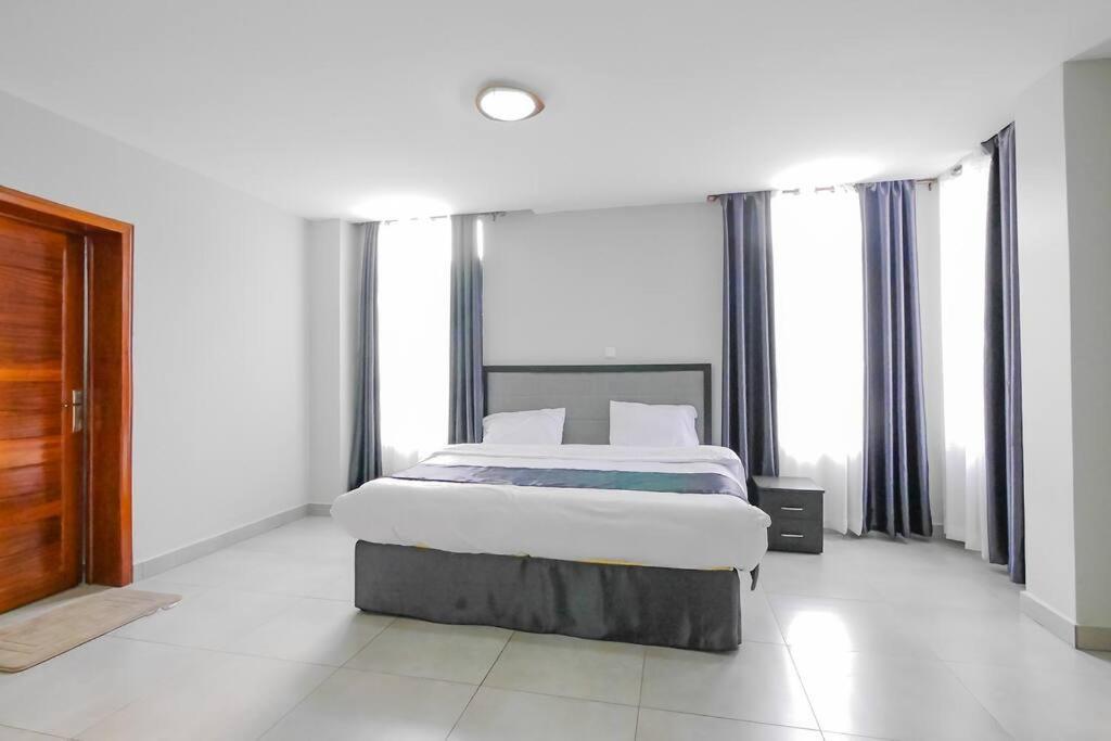 Ultra Modern Apartment In Nyarutarama Kigali Ngoại thất bức ảnh